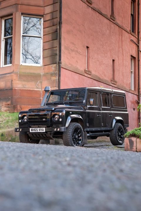 2015 Land Rover Defender 110 - Image 17 of 31