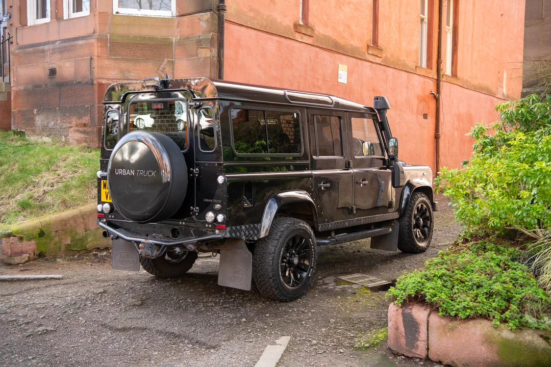 2015 Land Rover Defender 110 - Image 15 of 31