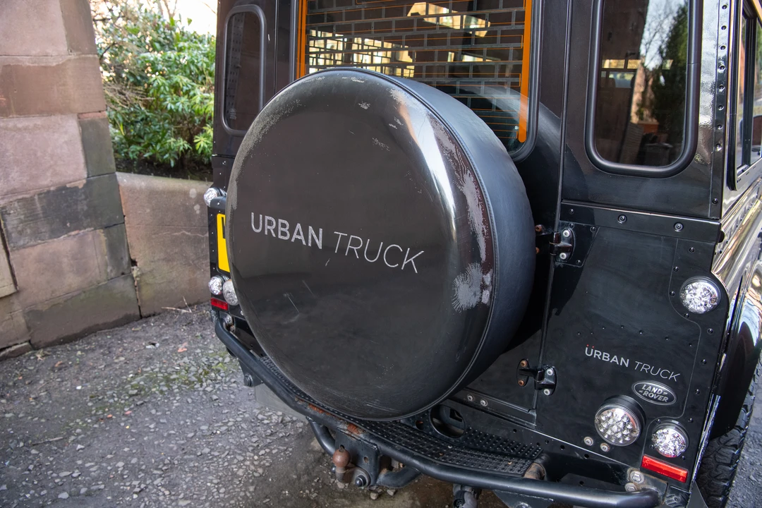 2015 Land Rover Defender 110 - Image 22 of 31