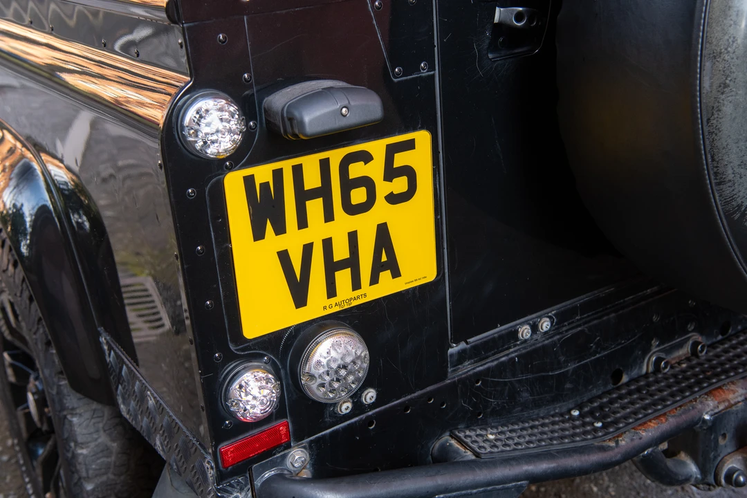 2015 Land Rover Defender 110 - Image 24 of 31