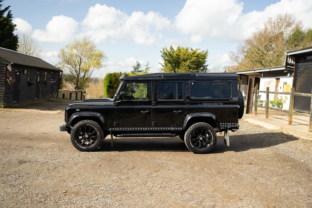 2015 Land Rover Defender 110 - Image 12 of 31