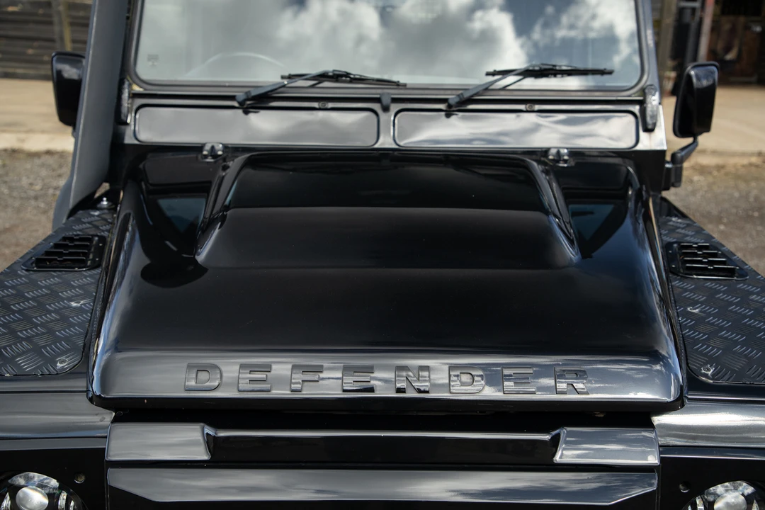 2015 Land Rover Defender 110 - Image 27 of 31