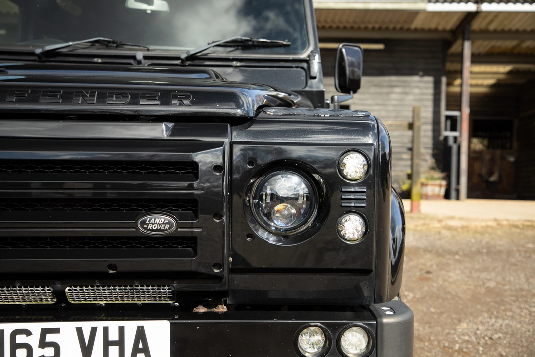 2015 Land Rover Defender 110 - Image 30 of 31