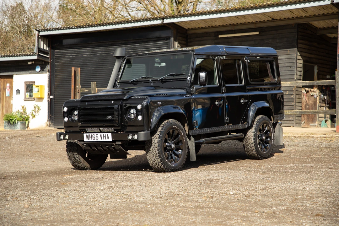 2015 Land Rover Defender 110 - Image 3 of 31