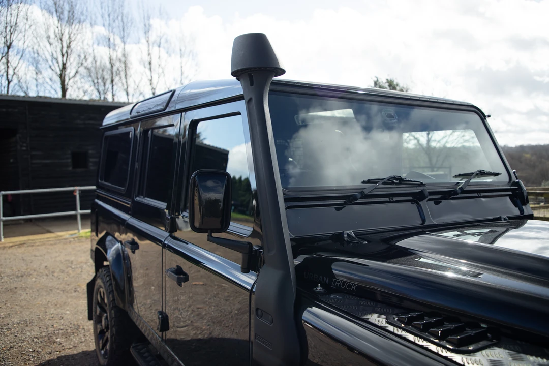 2015 Land Rover Defender 110 - Image 22 of 31