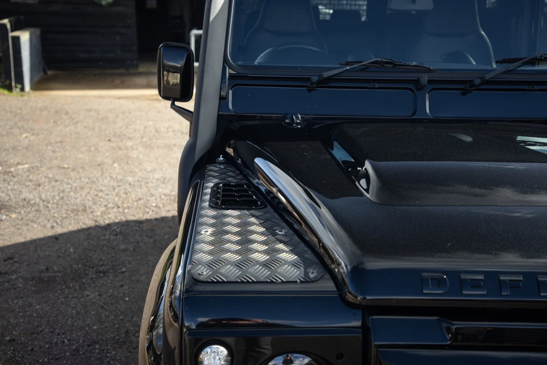 2015 Land Rover Defender 110 - Image 23 of 31