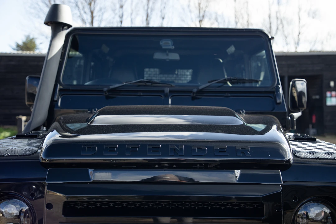 2015 Land Rover Defender 110 - Image 24 of 31