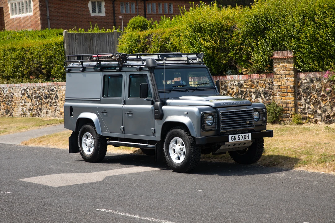 2015 Land Rover Defender 110 - Image 3 of 31