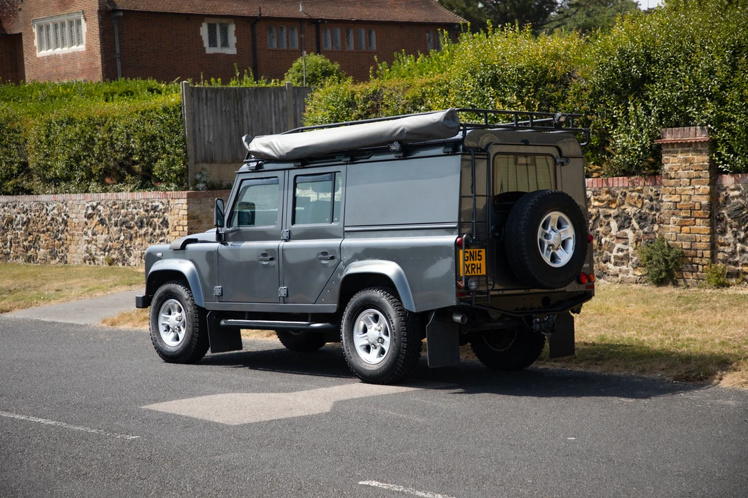 2015 Land Rover Defender 110 - Image 7 of 31