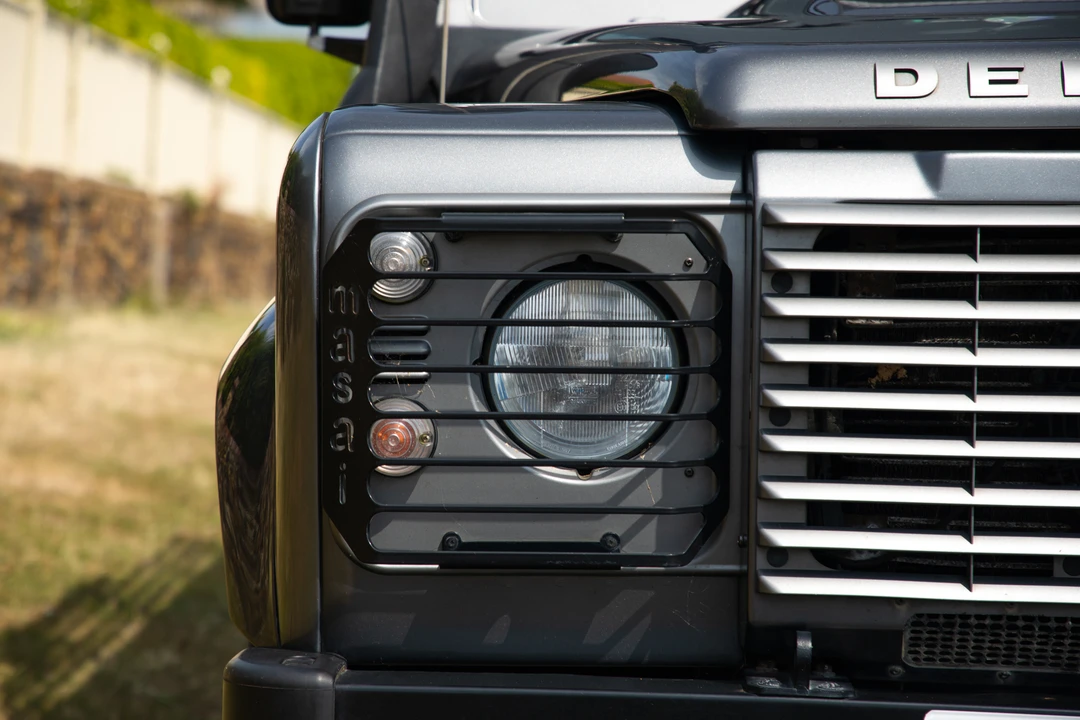 2015 Land Rover Defender 110 - Image 18 of 31