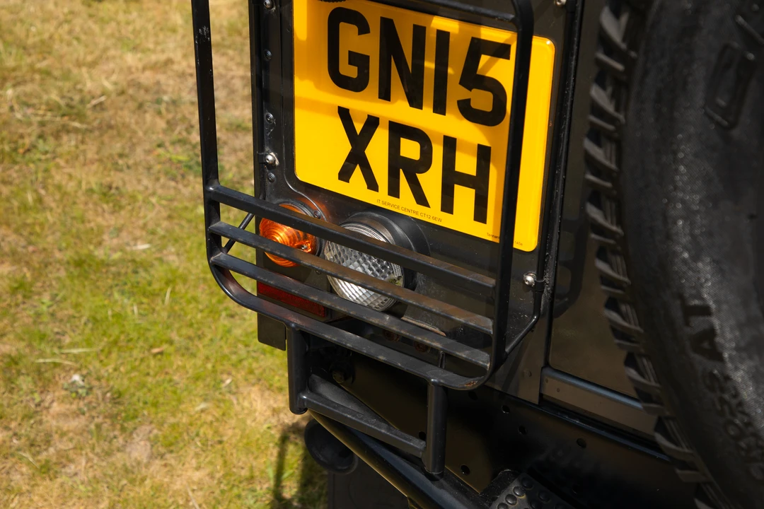 2015 Land Rover Defender 110 - Image 17 of 31
