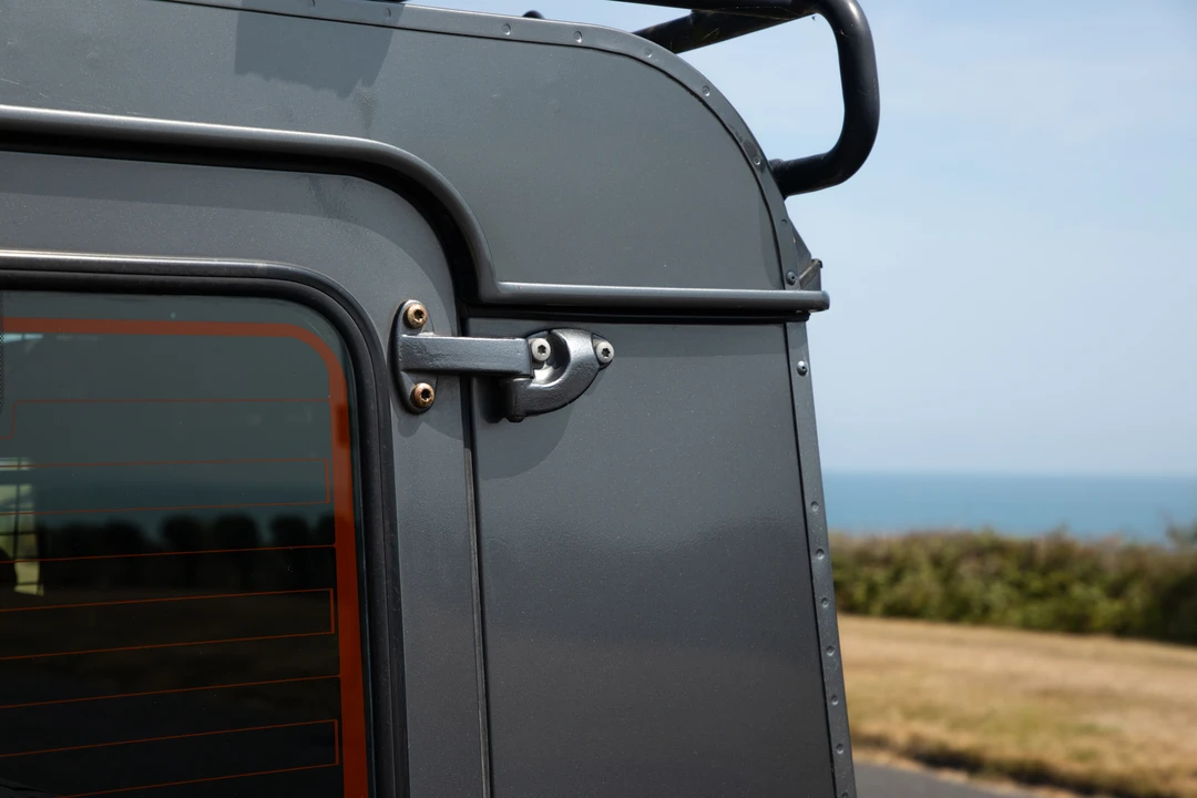 2015 Land Rover Defender 110 - Image 30 of 31