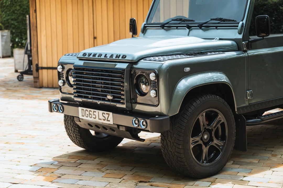 2015 Land Rover Defender 110 - Image 26 of 31