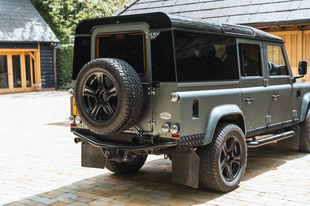 2015 Land Rover Defender 110 - Image 22 of 31
