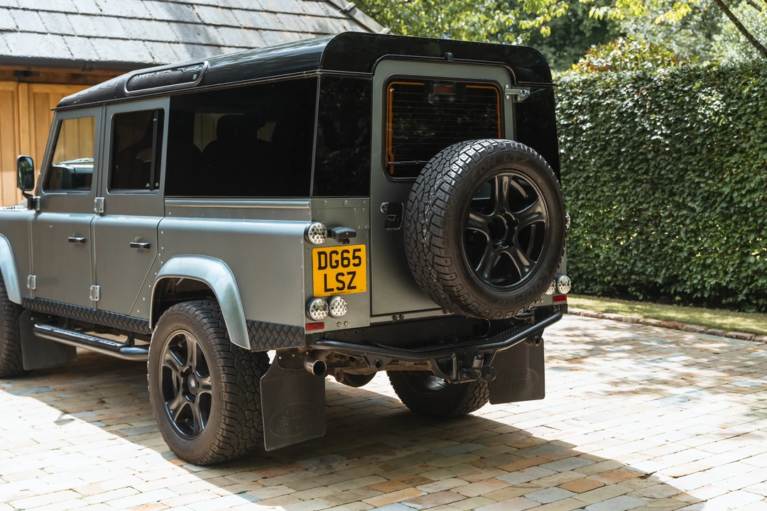 2015 Land Rover Defender 110 - Image 23 of 31