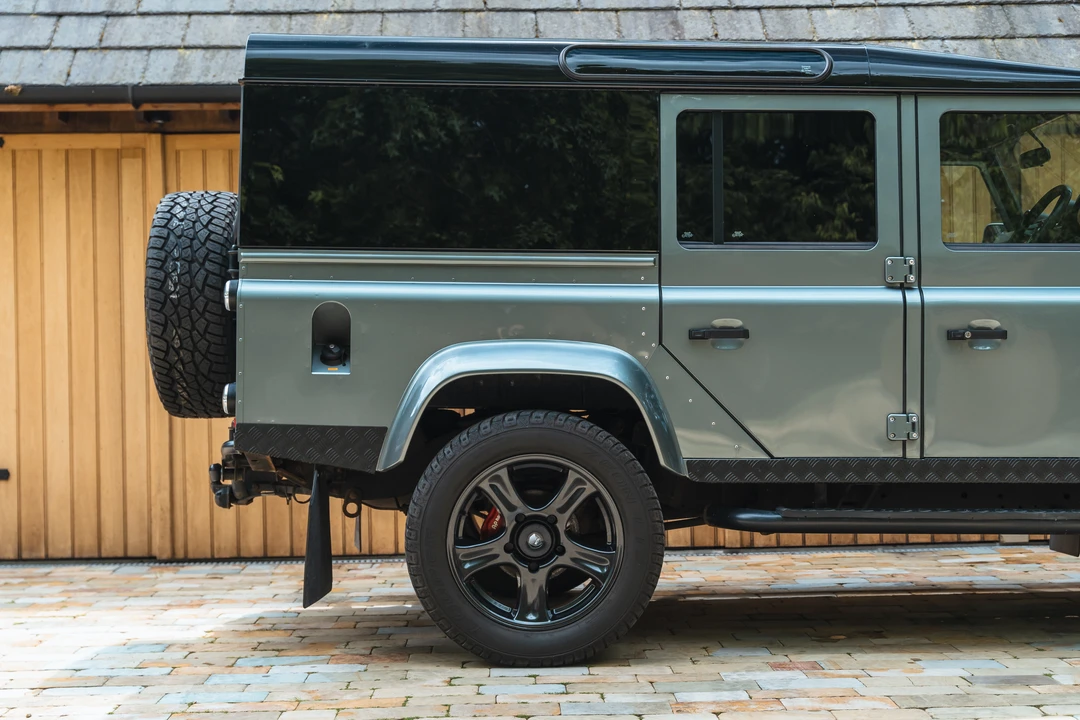2015 Land Rover Defender 110 - Image 20 of 31