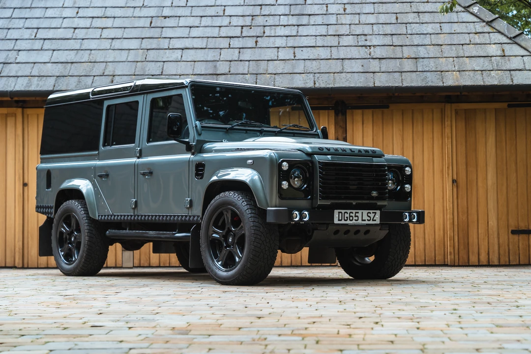 2015 Land Rover Defender 110 - Image 9 of 31