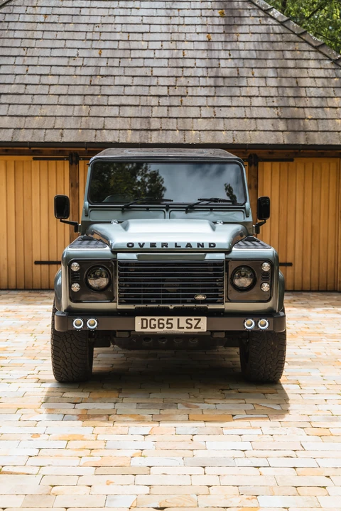 2015 Land Rover Defender 110 - Image 25 of 31