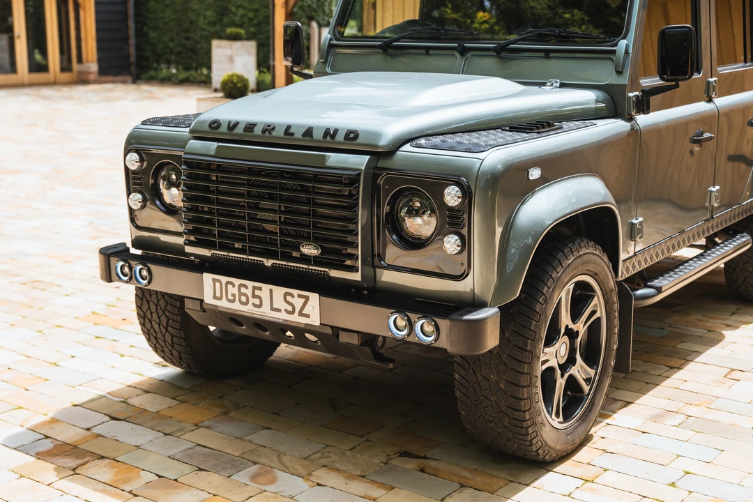 2015 Land Rover Defender 110 - Image 27 of 31