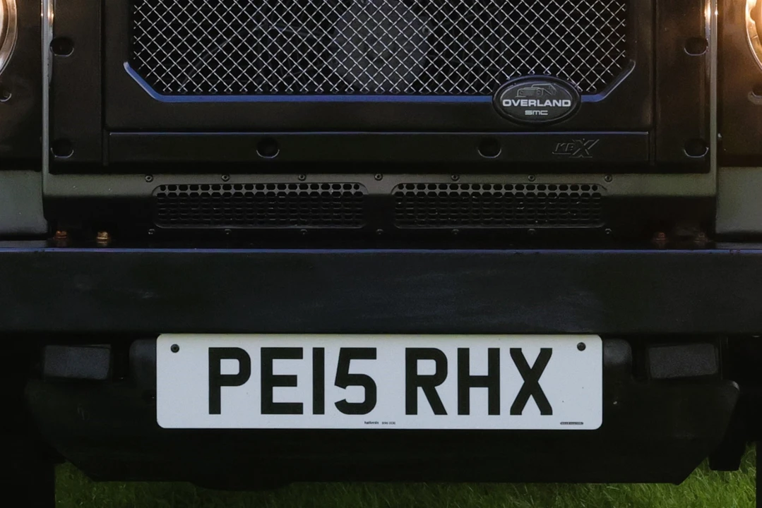 2015 Land Rover Defender 110 - Image 8 of 31
