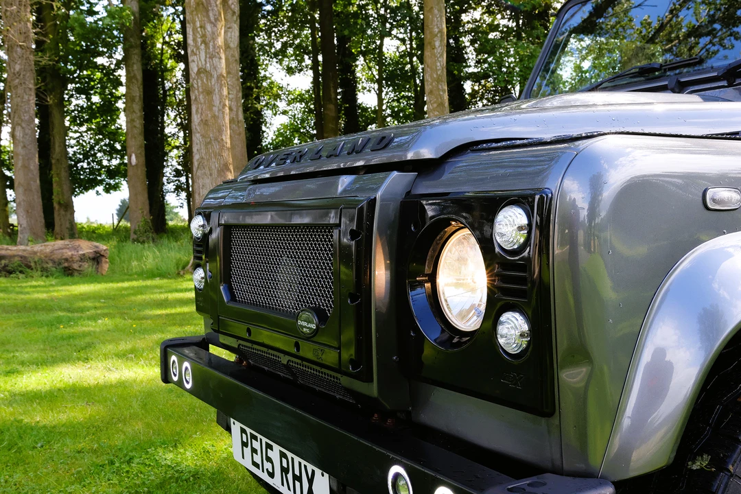 2015 Land Rover Defender 110 - Image 13 of 31