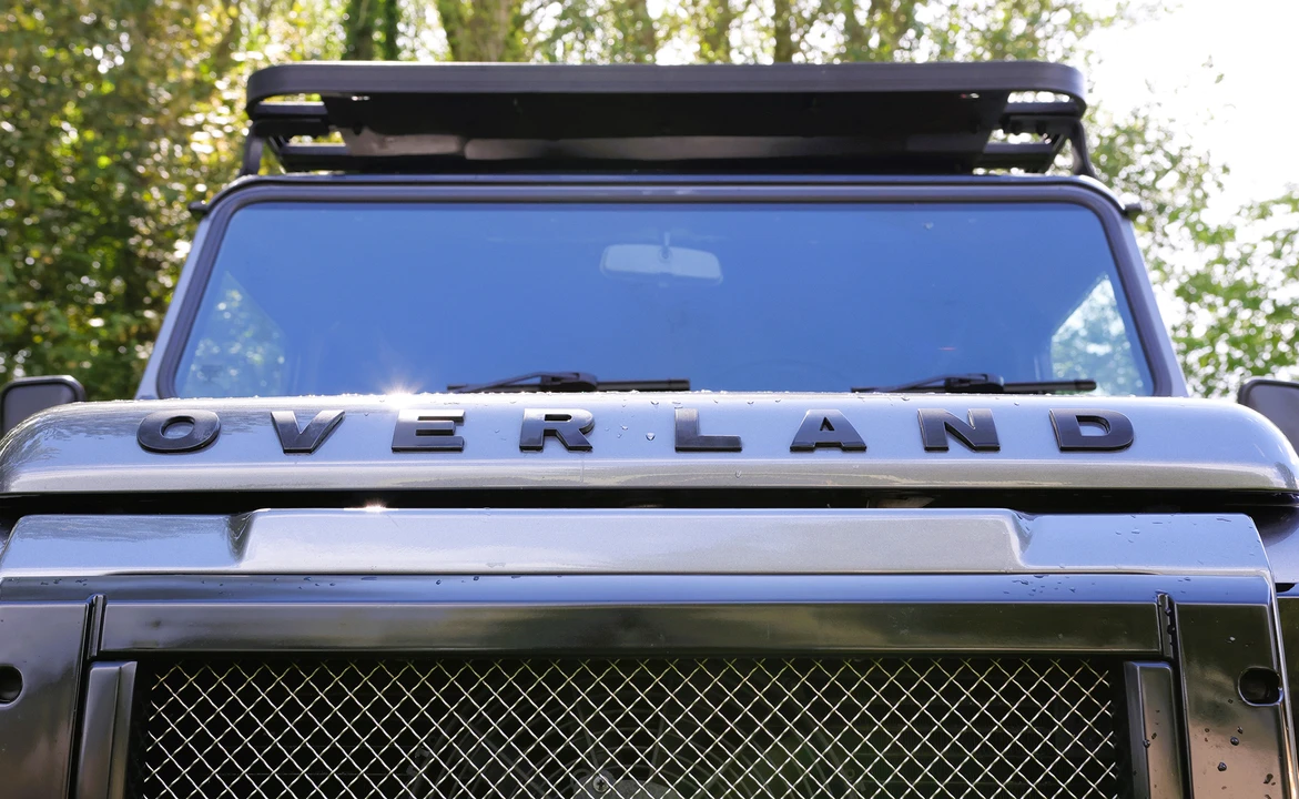 2015 Land Rover Defender 110 - Image 15 of 31