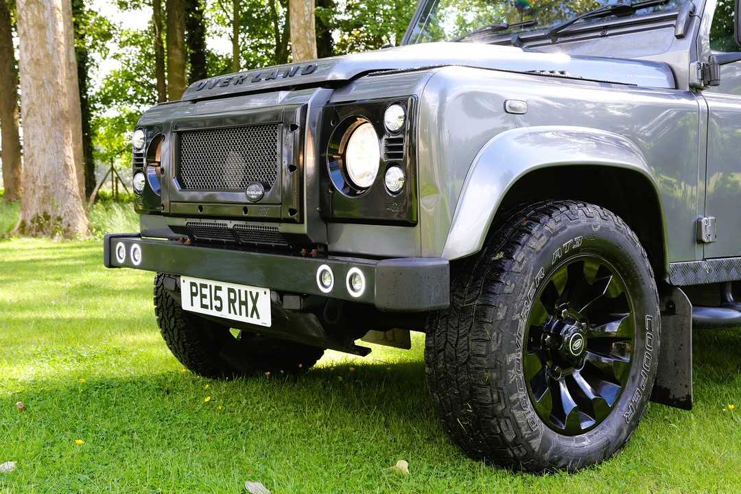 2015 Land Rover Defender 110 - Image 16 of 31