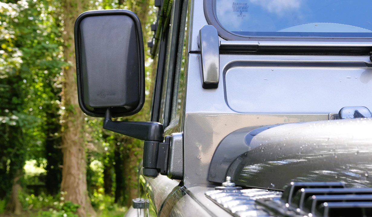 2015 Land Rover Defender 110 - Image 29 of 31