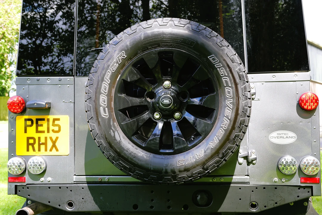 2015 Land Rover Defender 110 - Image 22 of 31
