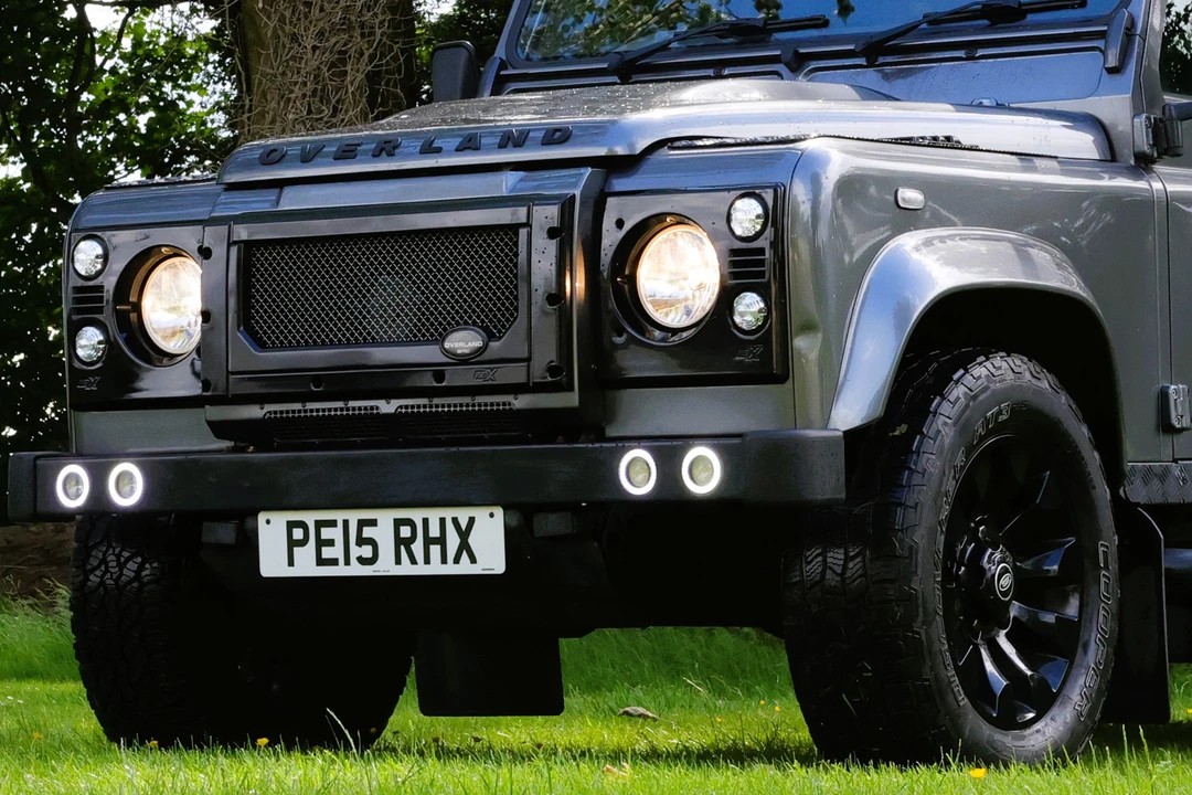 2015 Land Rover Defender 110 - Image 20 of 31