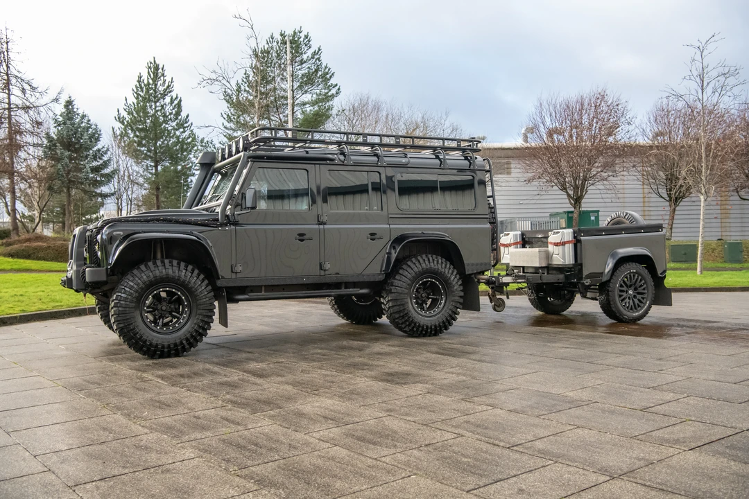 2015 Land Rover Defender 110 - Image 15 of 31