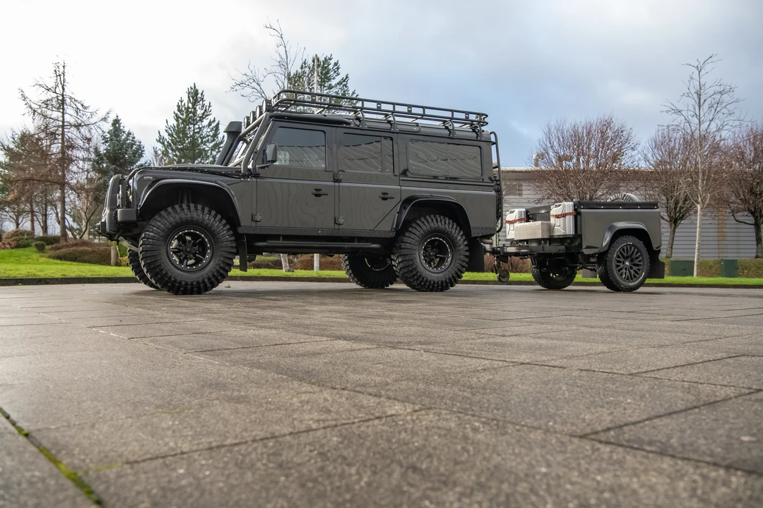 2015 Land Rover Defender 110 - Image 8 of 31