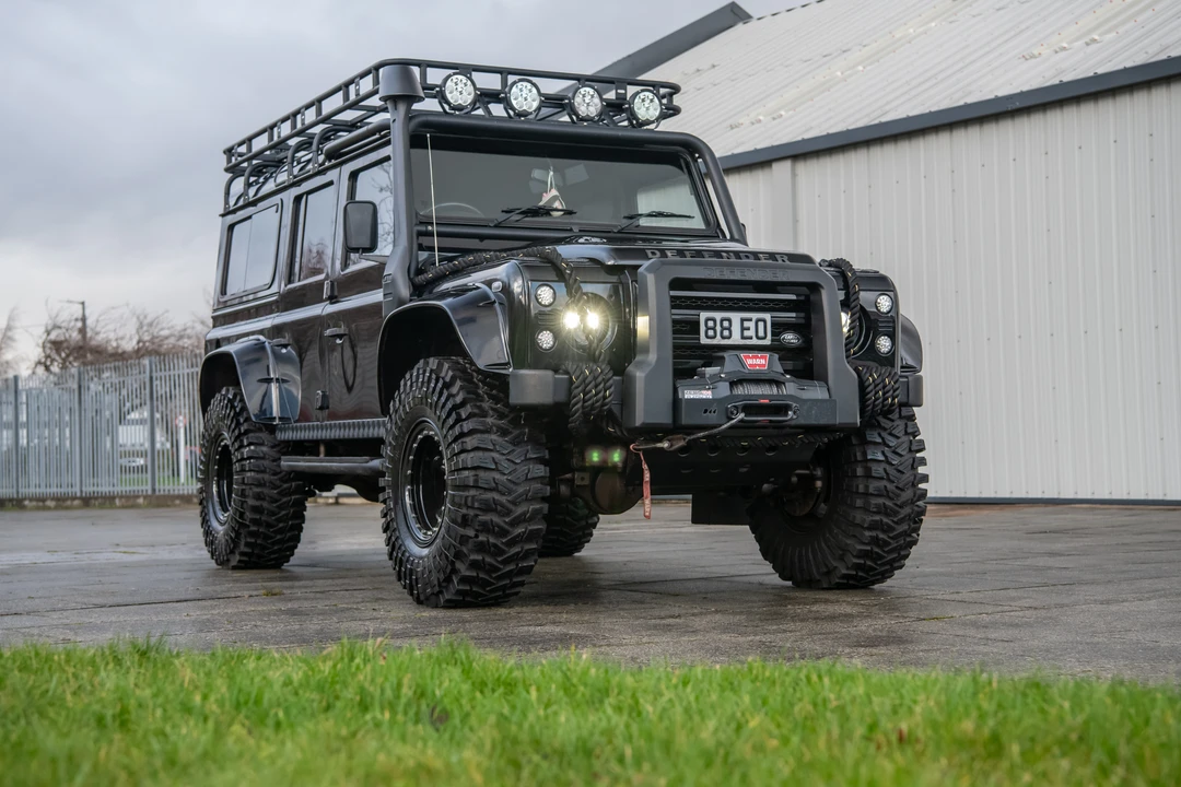 2015 Land Rover Defender 110 - Image 11 of 31