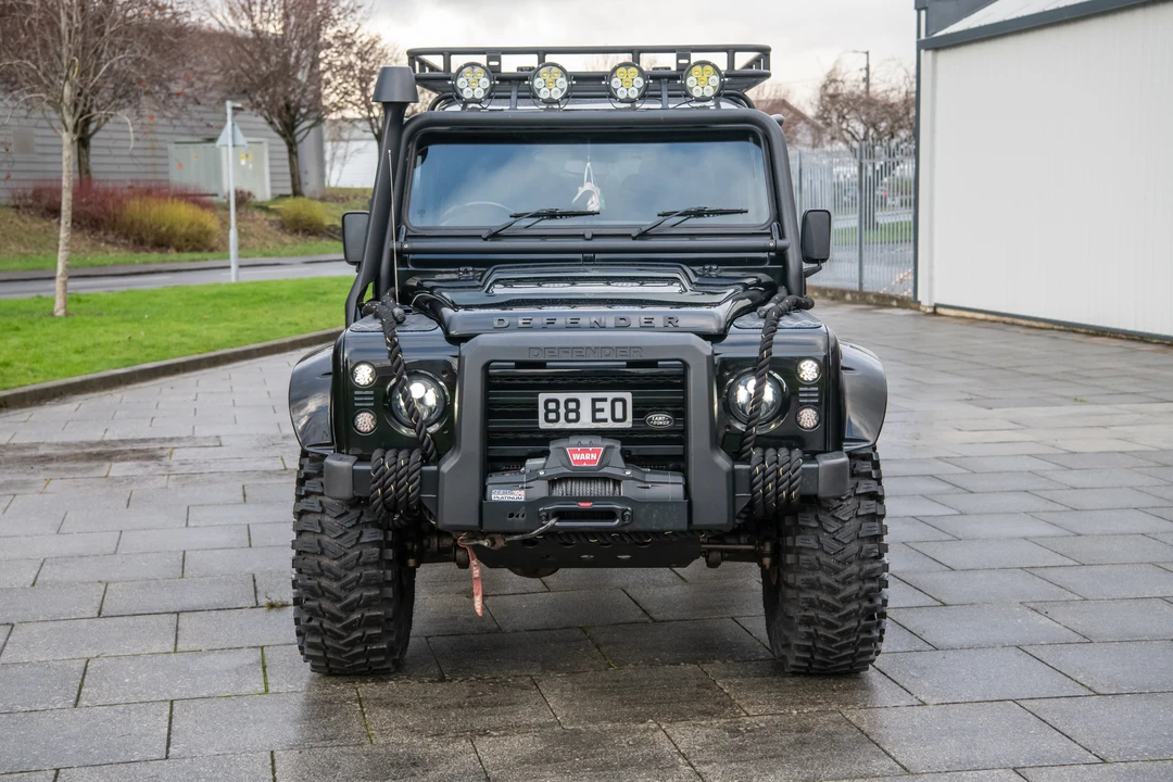 2015 Land Rover Defender 110 - Image 10 of 31