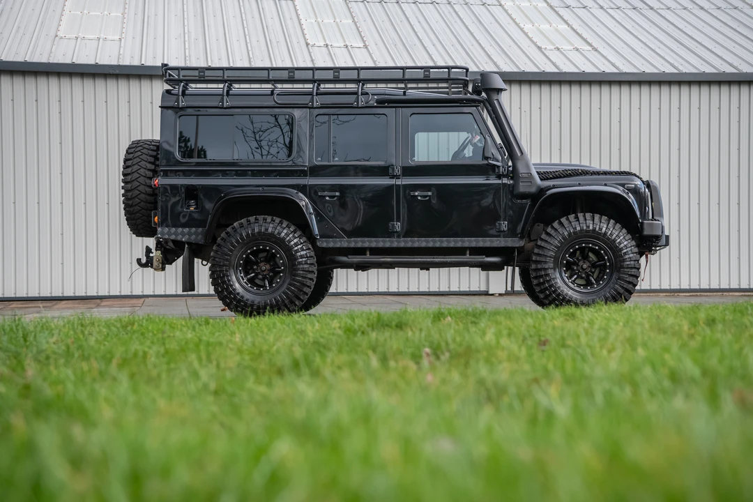 2015 Land Rover Defender 110 - Image 4 of 31