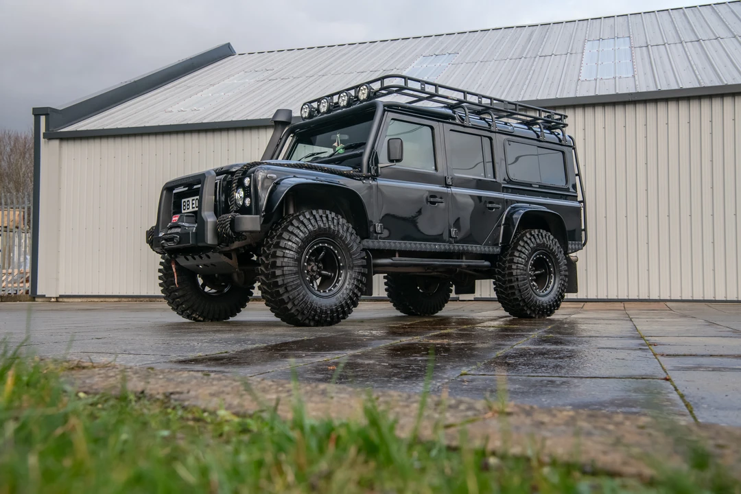 2015 Land Rover Defender 110 - Image 9 of 31