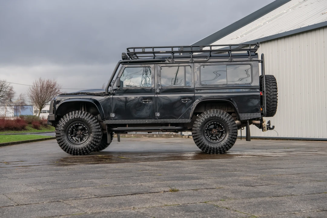 2015 Land Rover Defender 110 - Image 16 of 31