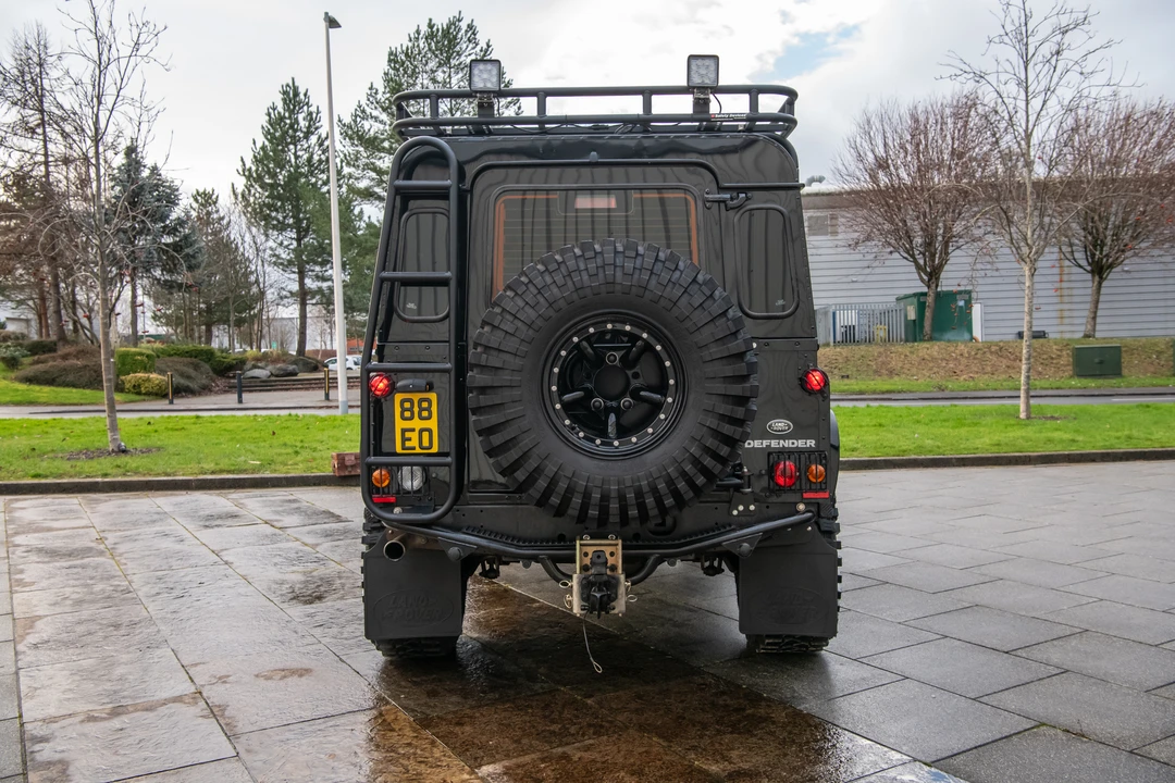 2015 Land Rover Defender 110 - Image 6 of 31