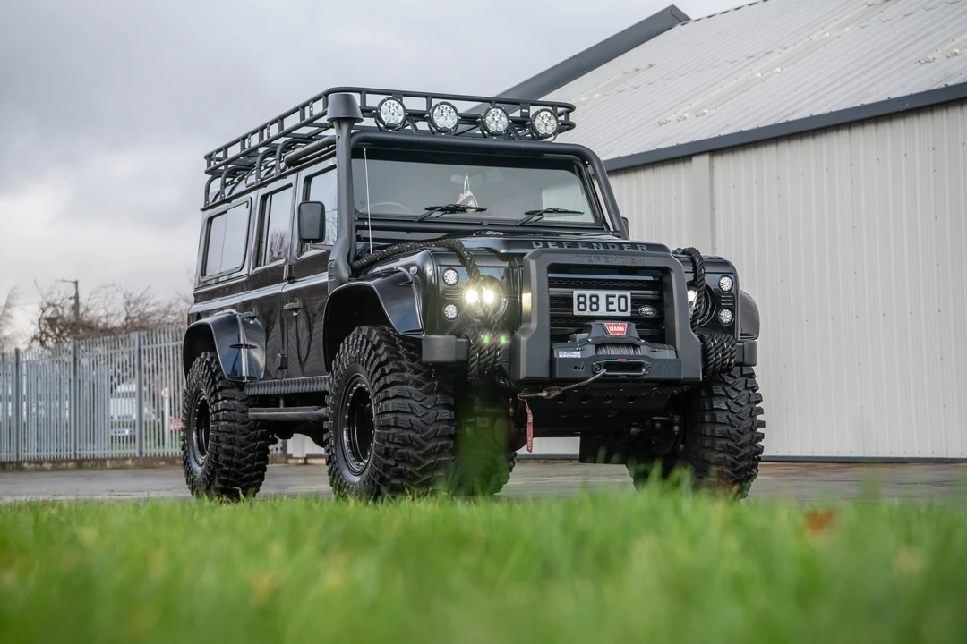 2015 Land Rover Defender 110 - Image 18 of 31