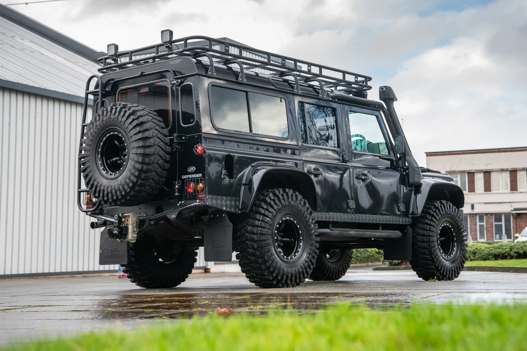 2015 Land Rover Defender 110 - Image 23 of 31