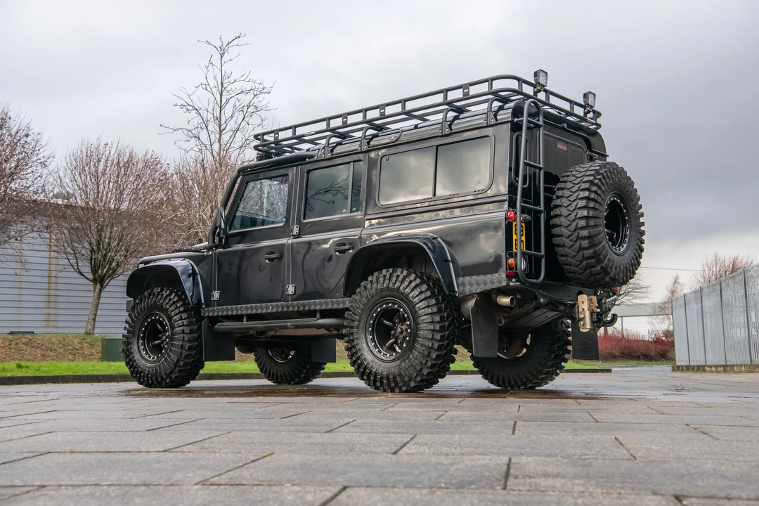 2015 Land Rover Defender 110 - Image 27 of 31