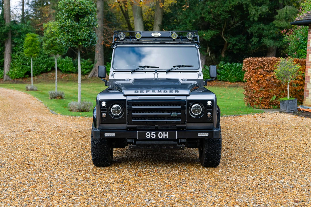 2015 Land Rover Defender 110 - Image 3 of 31