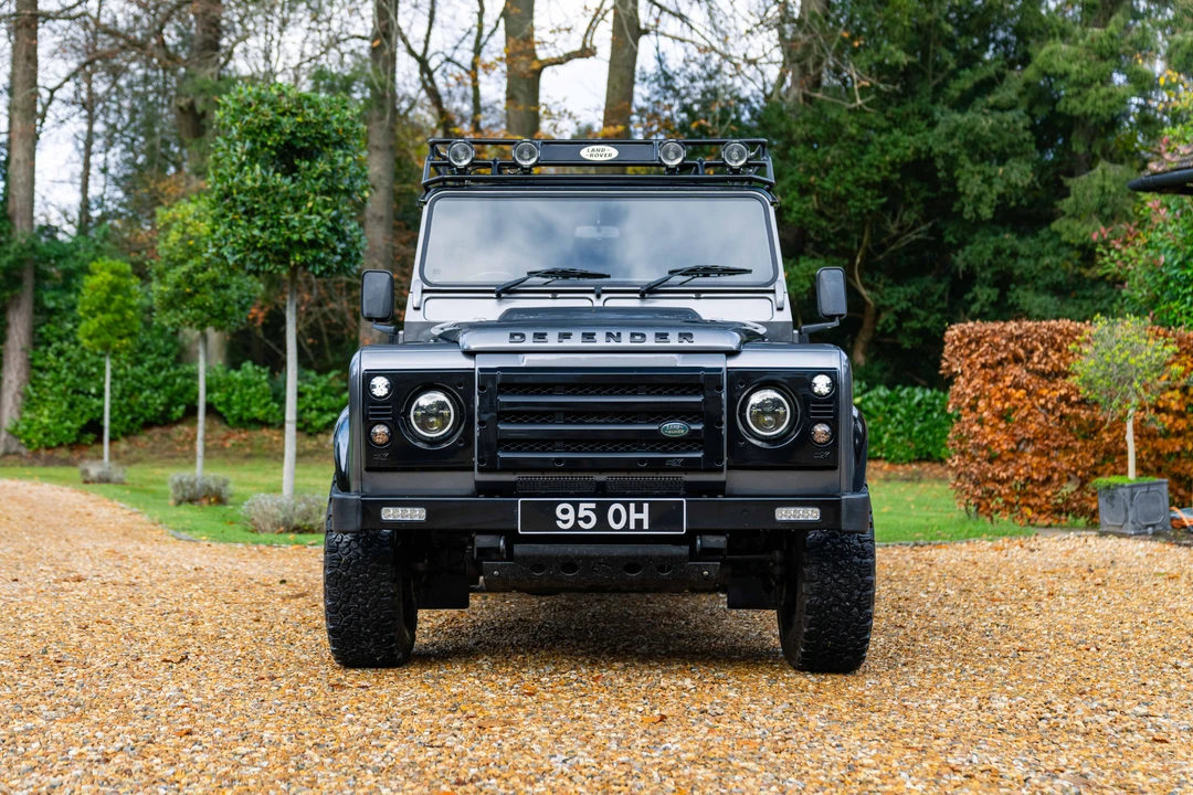 2015 Land Rover Defender 110 - Image 11 of 31