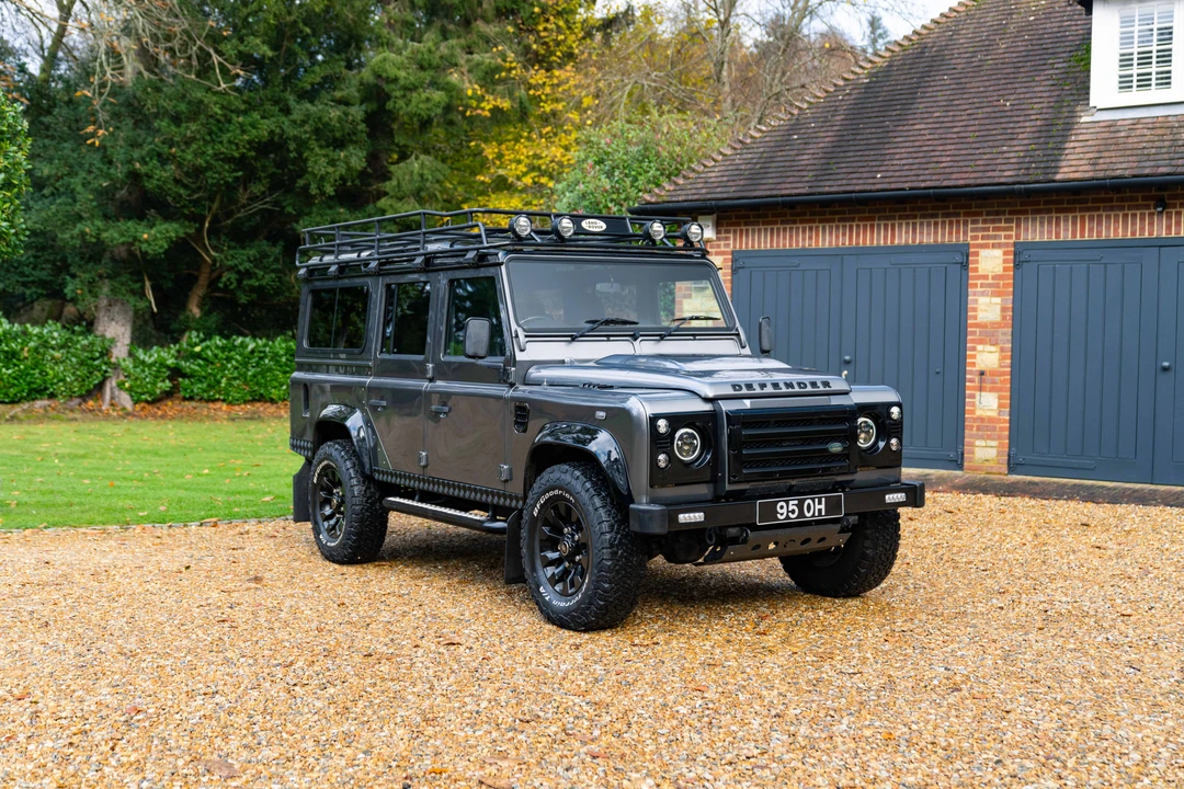2015 Land Rover Defender 110 - Image 4 of 31