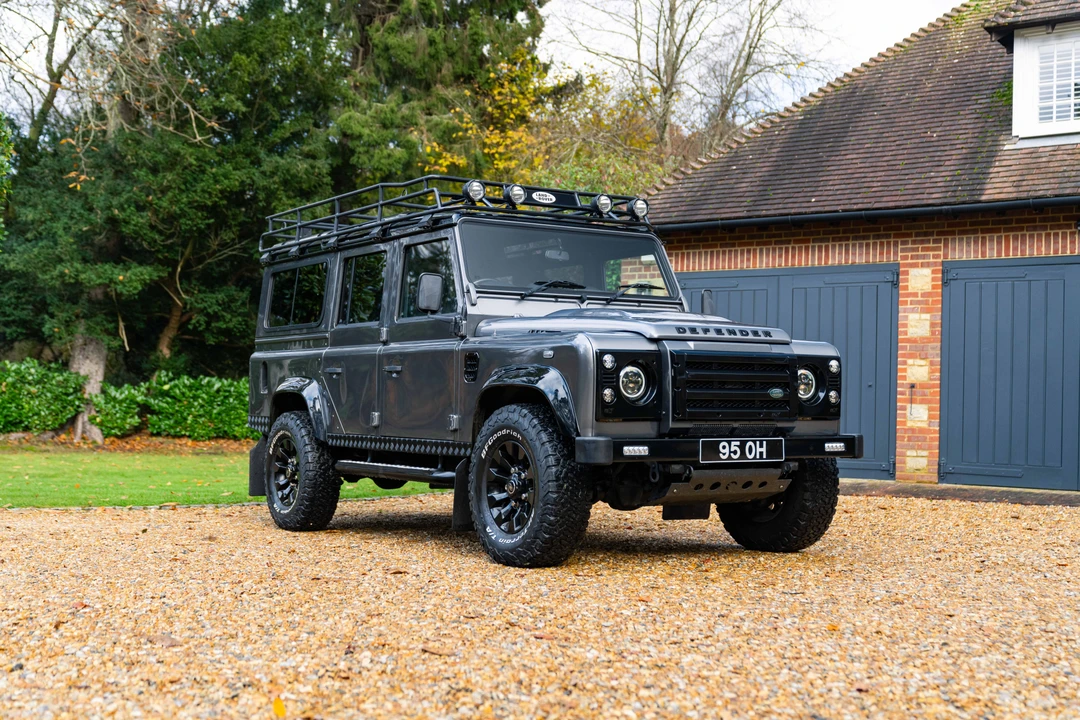 2015 Land Rover Defender 110 - Image 12 of 31
