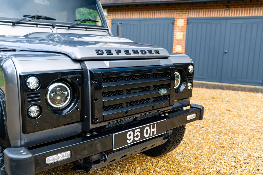 2015 Land Rover Defender 110 - Image 19 of 31