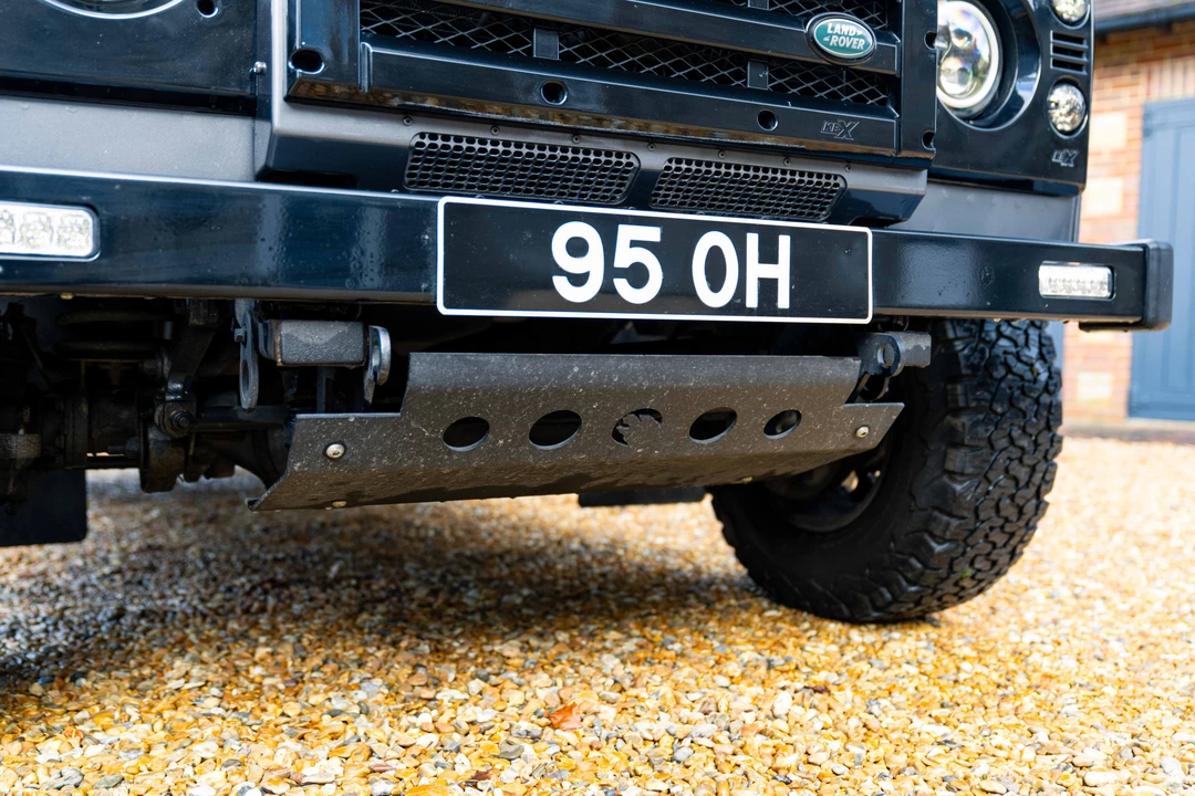 2015 Land Rover Defender 110 - Image 22 of 31