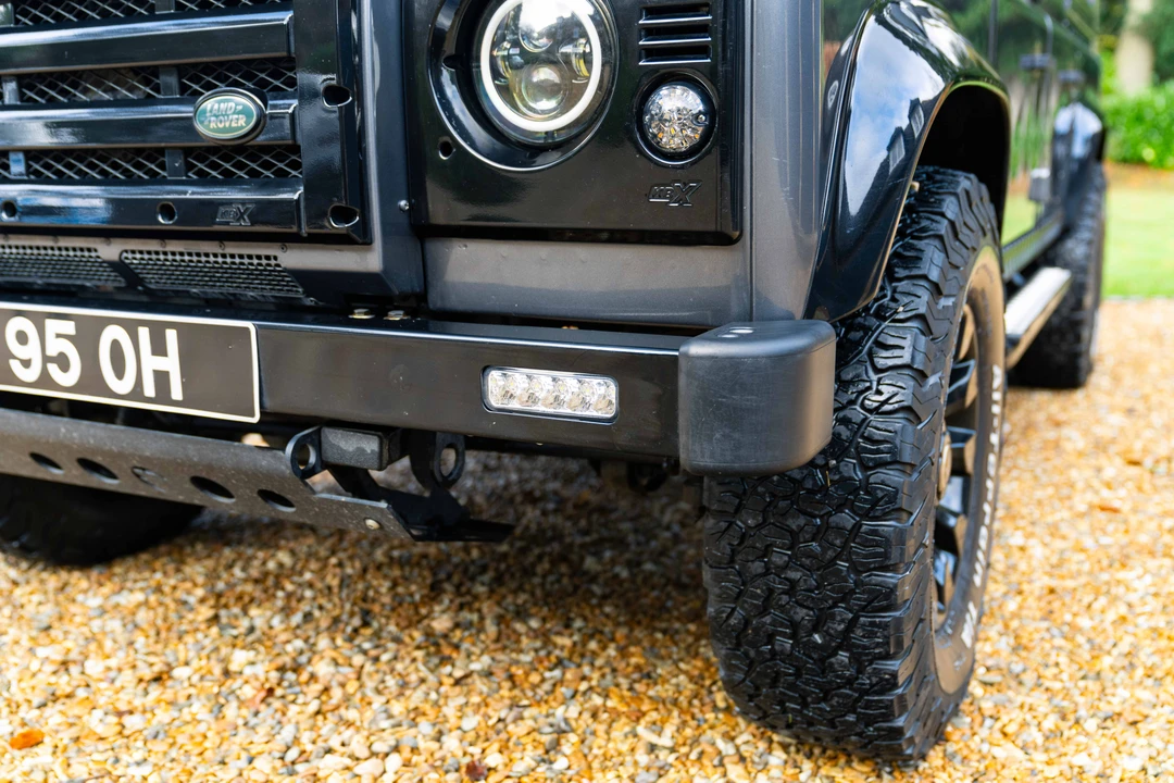 2015 Land Rover Defender 110 - Image 24 of 31