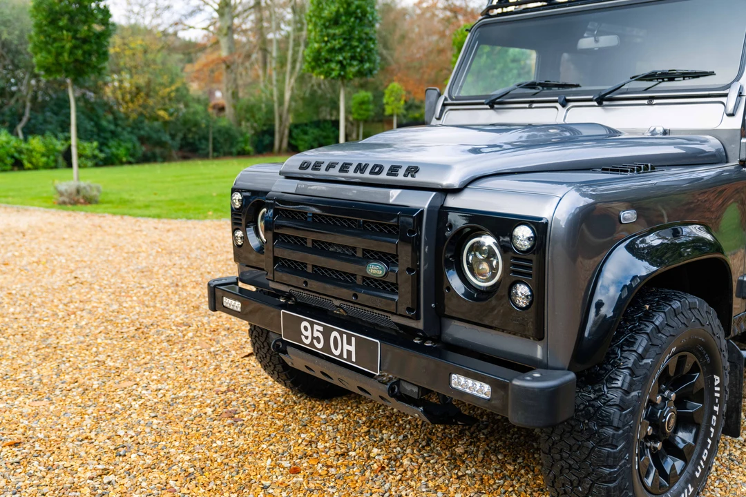 2015 Land Rover Defender 110 - Image 25 of 31