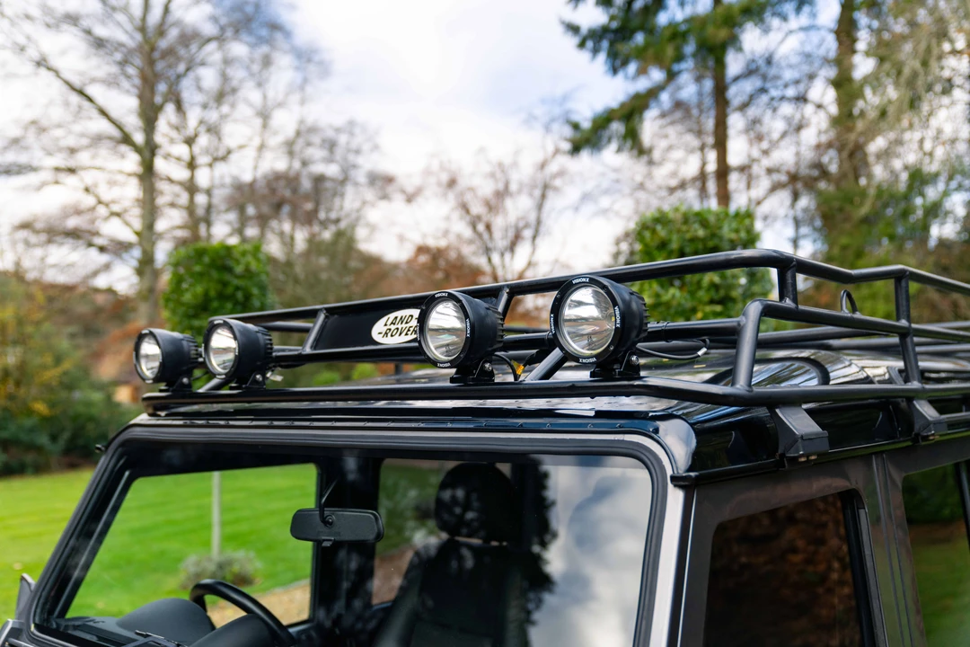 2015 Land Rover Defender 110 - Image 28 of 31